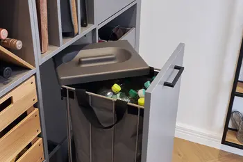 Auszug mit Mülleimer für Flaschen