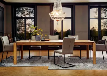 Esstisch – ausziehbar wird er zur Tafel.