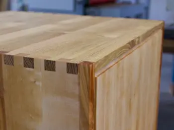 Gezinkte Holzverbindungen