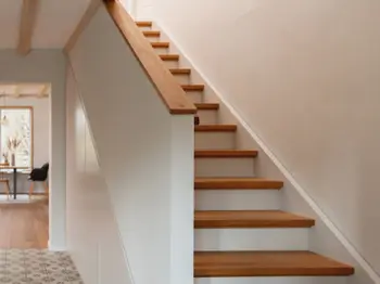 Massivholztreppe aus Eiche