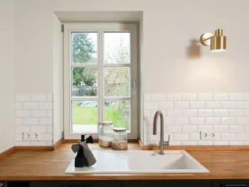 Waschbecken-Armatur einer Familienküche