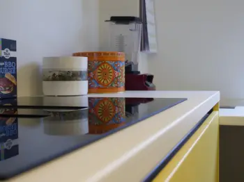 Detailansicht einer urbanen Küche