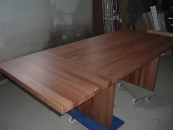 Massivholztisch aus Schreinerei