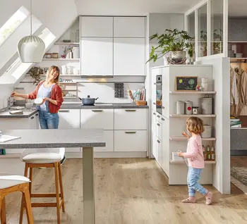 Zu den Küchen mit Dachschräge