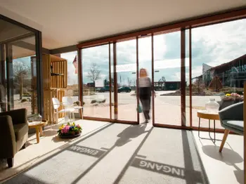 Eingang des wolfrath Einrichtungshauses