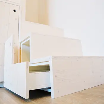 Auszug im Treppenaufgang zur Hochebene im Kinderzimmer