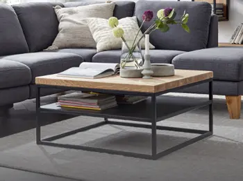 Couchtisch mit Massivholzplatte
