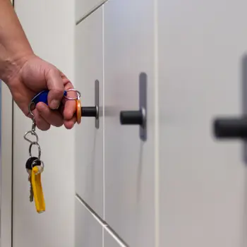 Elektronisch verschließbare Mitarbeiterfächer