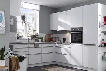 Resopal-Küche in Kristallweiß