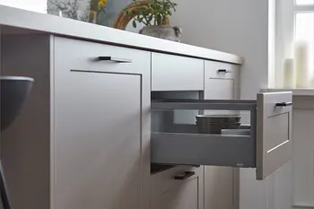 Landhaus Auszüge in Grau