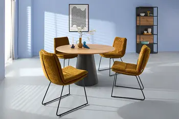 Runder Esstisch mit schwarzem konischen Gestell und Wildeiche Tischplatte im Skandi Look.