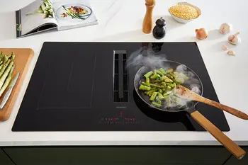 Flex Induktions Kochfeld mit integriertem Kochfeldabzug.