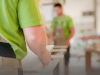 Arbeiten in der Tischlerei