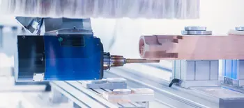 CNC-Maschine bei der Arbeit