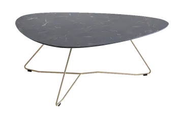 Moderner Couchtisch mit organisch geformter, grauer Tischplatte.