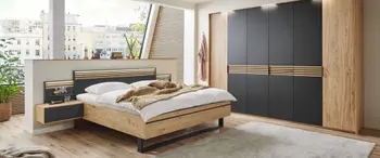 Komplett-Schlafzimmer aus Holz mit schwarzen Akzenten