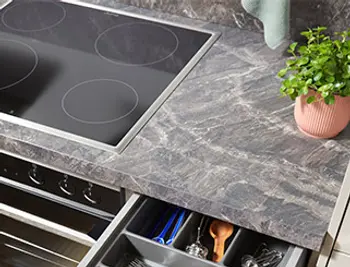 Küchenplatte in Steinoptik