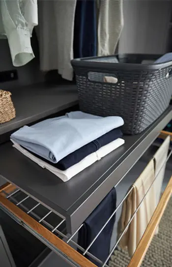 Auszug als Ablage für bequemes Wäscheverstauen